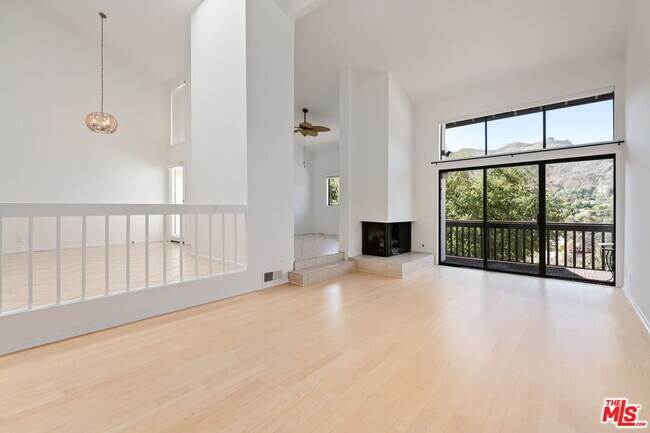 Foto del edificio - 1631 Michael Ln