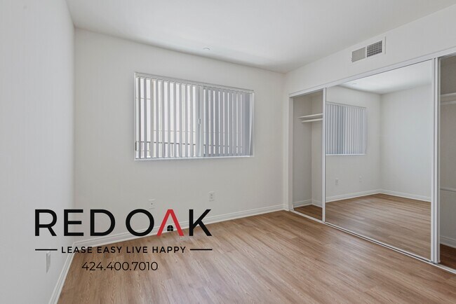 Building Photo - ~2 Weeks FREE~ Charming One Bedroom with L...