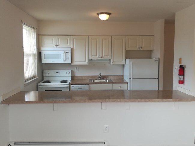 Kitchen - 499 W Lancaster Ave