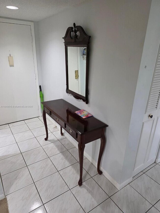 Foto del edificio - 8065 SW 107th Ave