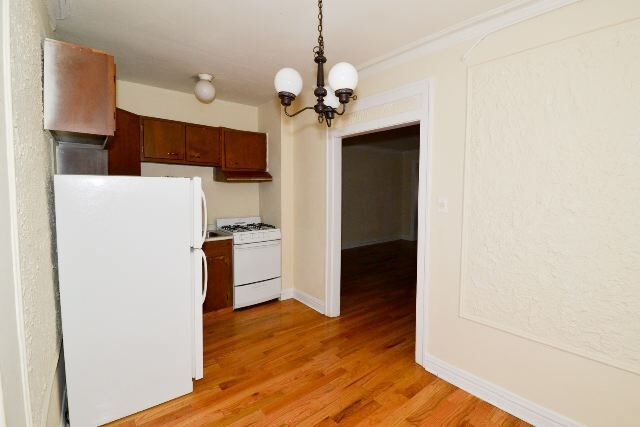 Building Photo - 1352 N Dearborn St