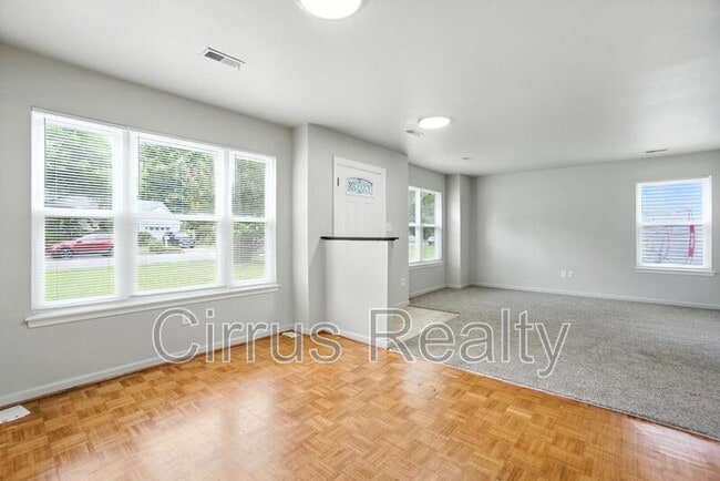 Building Photo - 142 Springdale Way