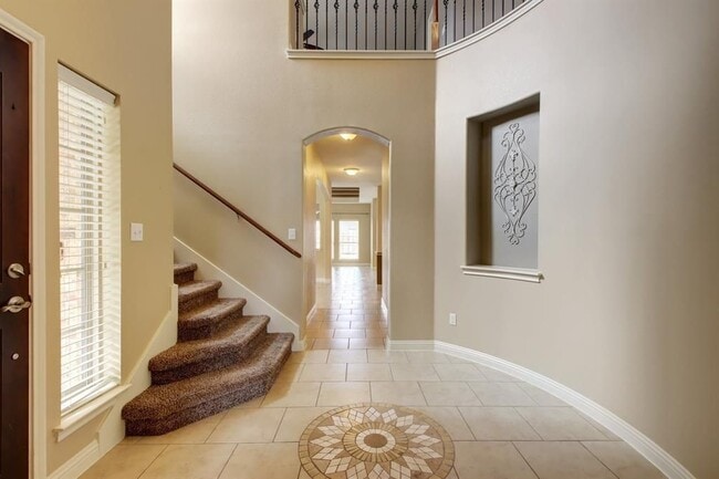Building Photo - 2912 Castellan Ln