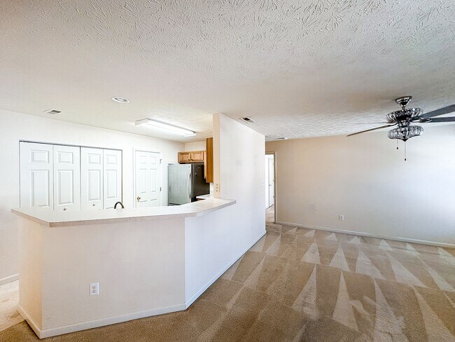 Foto del edificio - 4827 Flat Stone Pl