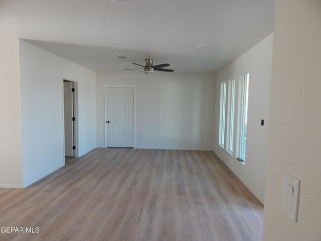 Building Photo - HOME FOR RENT IN SOCORRO