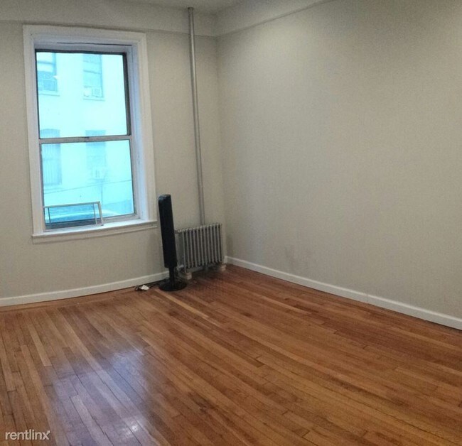 Foto del edificio - 596 E 22nd St