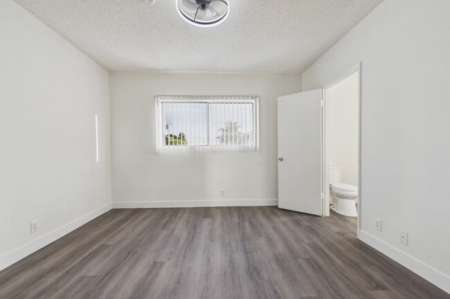 Building Photo - Cedar Court Apartments