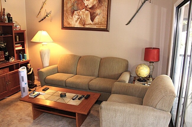 Building Photo - Lovely home in  Windhover Condos