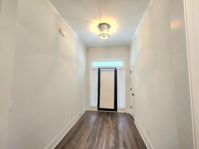 Foto del edificio - 734 Bancroft Dr