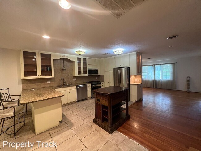 Building Photo - 4 br, 2 bath House - 5020 15th Ave N