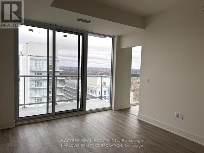 Photo du bâtiment - 185 Deerfield Rd