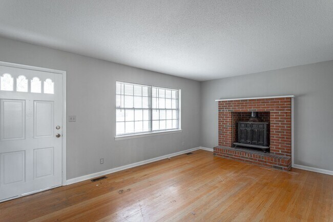 Foto del edificio - 3 Bedroom Home Close to All
