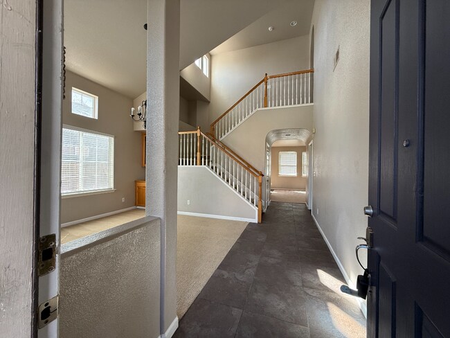 Foto del edificio - Spacious 4/3 in Elk Grove