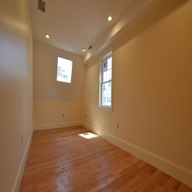 Building Photo - 3 Griggs Pl