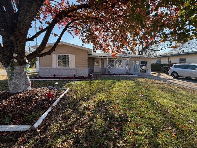 Foto del edificio - 2136 Ridgeway St