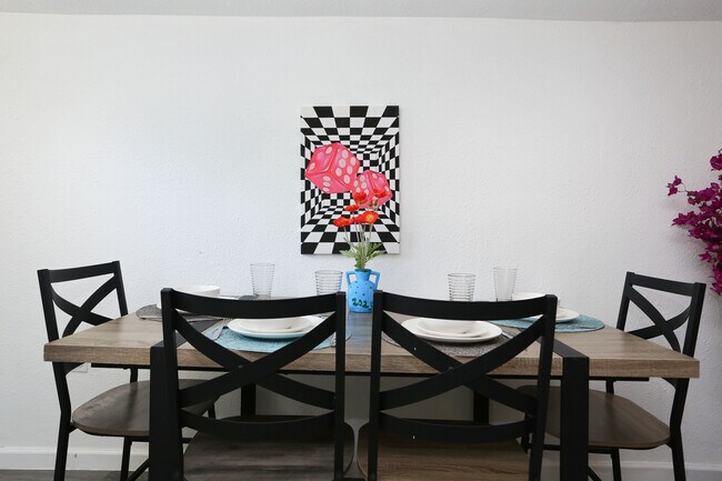 Foto del edificio - 319 E Courtland Pl