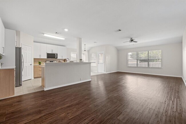 Foto del edificio - 3312 Porter Creek Cove