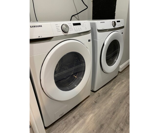 Building Photo - 529 S Longwood St