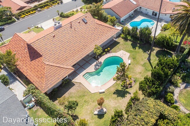Foto del edificio - 4 br, 4 bath House - 30404 Rhone Drive