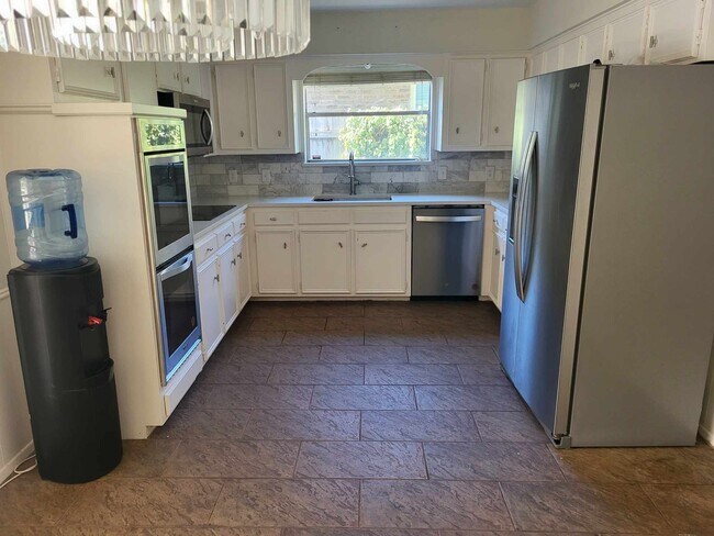 Building Photo - 4602 Sandy Oak Ct