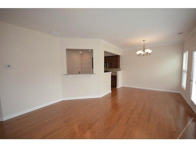 Foto del edificio - 2144 Greencrest Cir