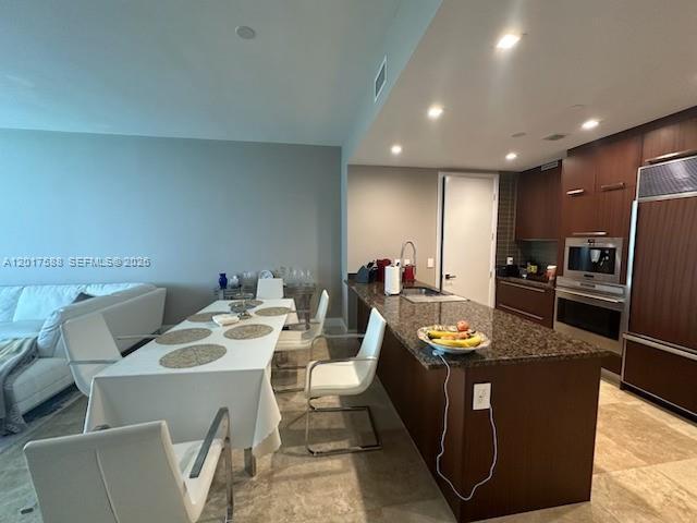 Foto del edificio - 15811 Collins Ave