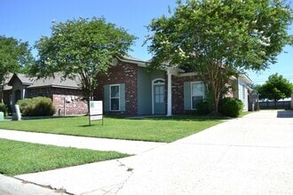 Building Photo - 3970 Dulcito Ave