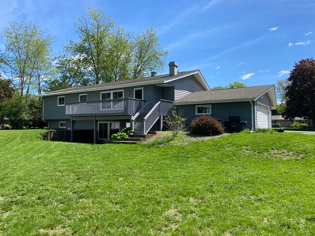 Back of House - 1000 Keats Cir