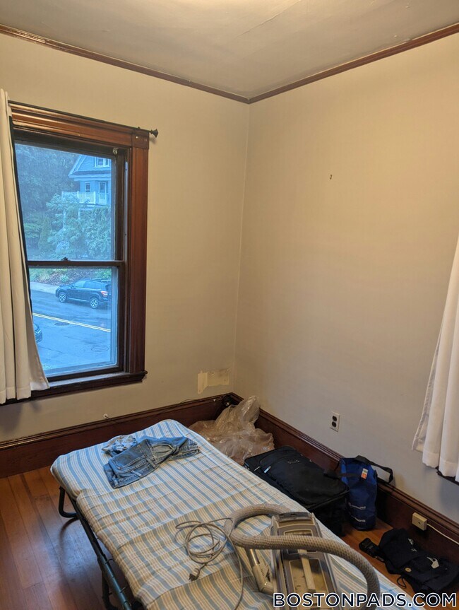 Building Photo - 1068 South St