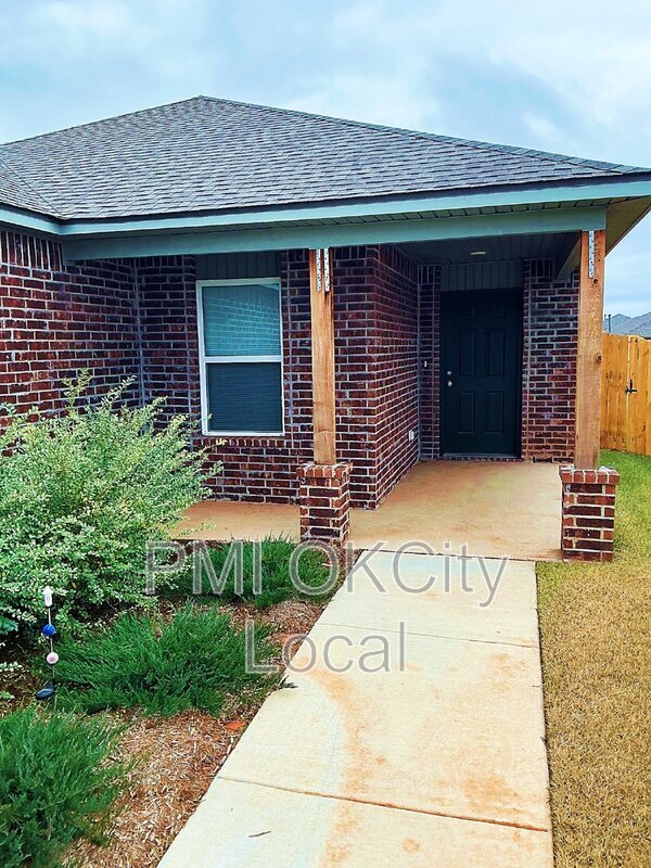 Building Photo - 9605 Saddle Dr