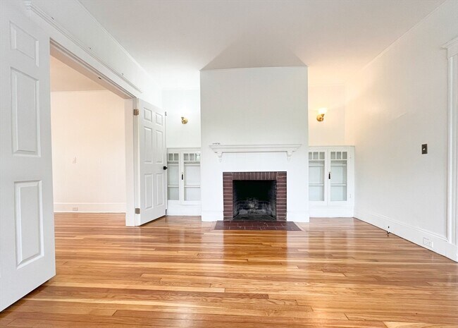 Building Photo - 44 Bellevue St
