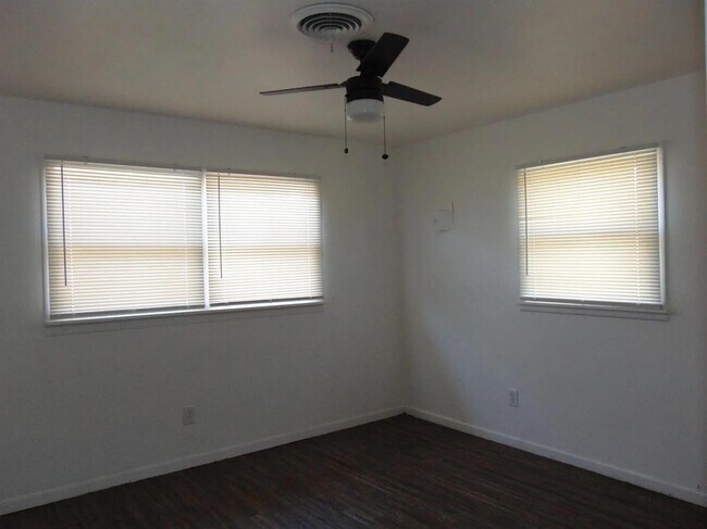 Foto del edificio - 2416 46th St