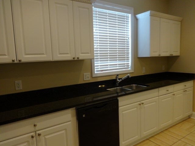 Building Photo - 45 Wintergreen Dr