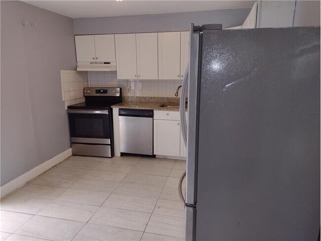 Foto del edificio - 5911 Barbados Way W