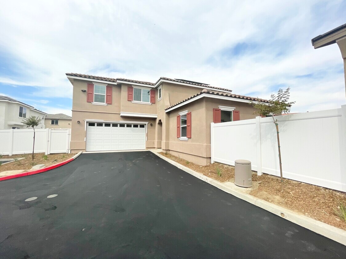 826 Tullock St, Bloomington, CA 92316 House Rental in Bloomington, CA