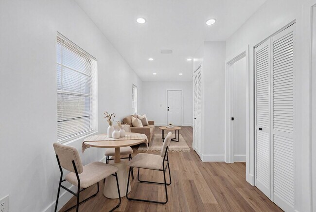Foto del edificio - Little Havana 2BR | Assigned Parking | Water Included