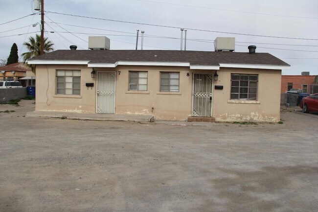 Building Photo - 8907 Old County Dr