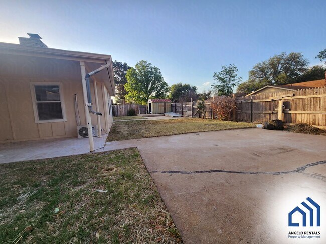 Foto del edificio - REMODELED 3 bedroom 2 bath home AVAILABLE ...