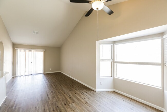 Building Photo - 4626 N 106th Ave