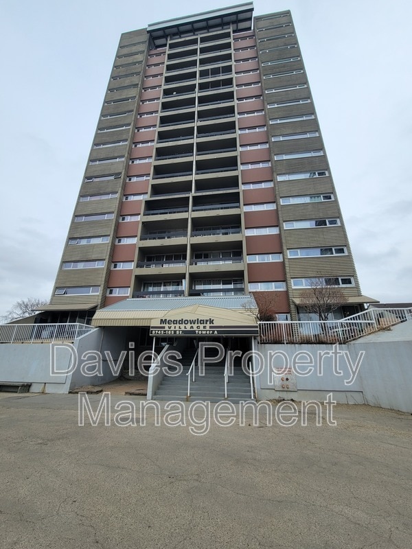 Building Photo - 8745-8165 165 St NW