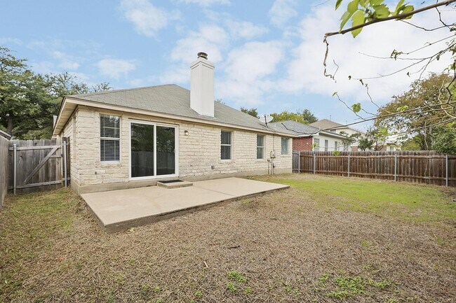 Foto del edificio - Spacious & comfy Willow Run home by Mills Pond