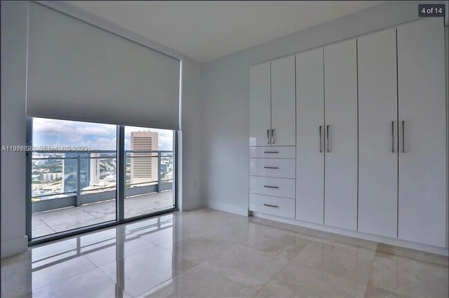 Building Photo - 90 SW 3rd St