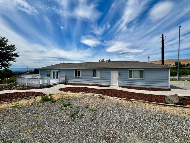 Foto del edificio - 5204 Roza Hill Dr