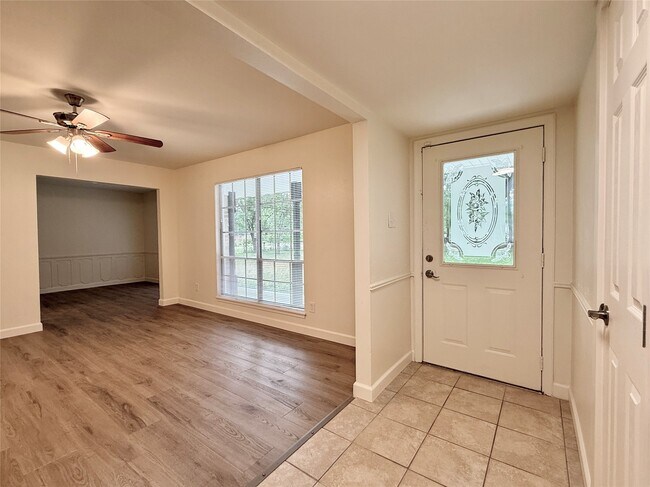 Foto del edificio - 2043 Cherry Laurel Dr