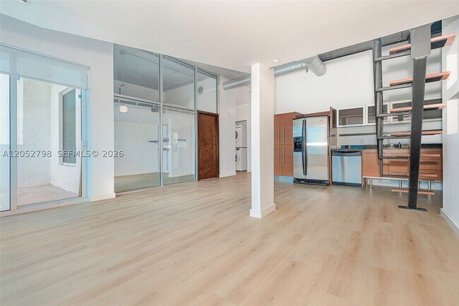 Foto del edificio - 10 SW South River Dr