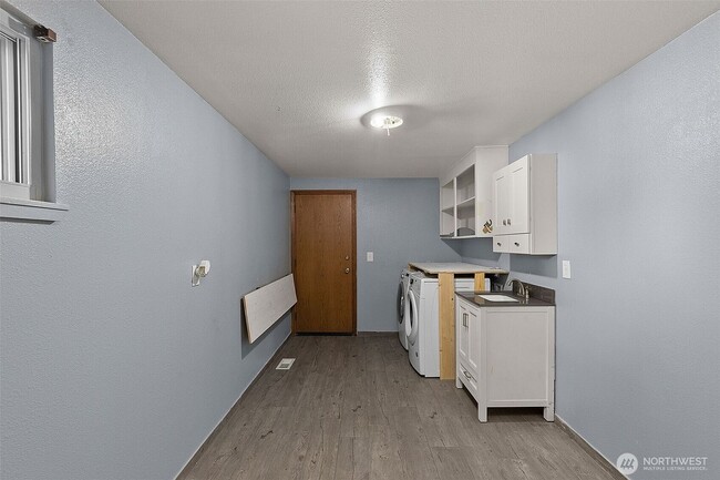 Building Photo - 417 S 199th St