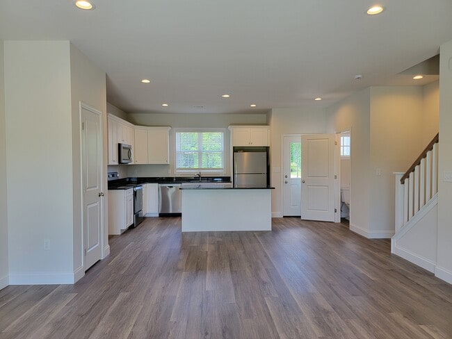Building Photo - 232 Millard Dr