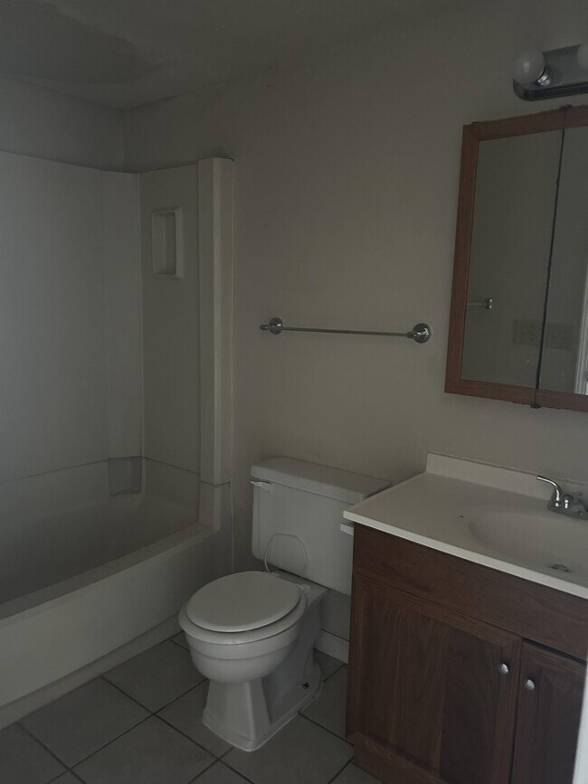 Foto del edificio - 2228 S Oliver Ave