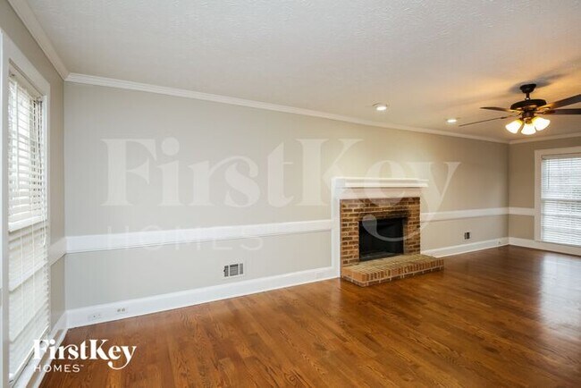 Foto del edificio - 1039 Lakeview Rd