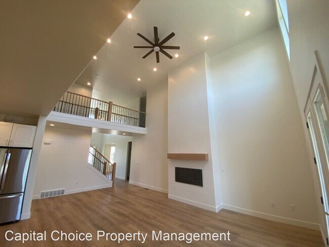 Building Photo - 4 br, 2.5 bath House - 1020 E 20 N